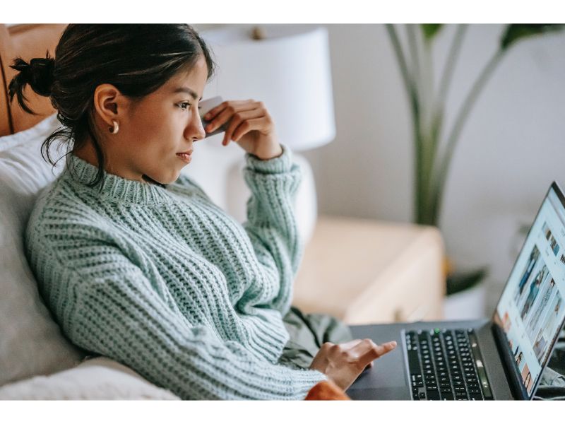 payday loan woman laptop